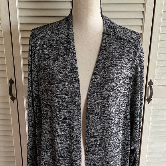 NWT Lane Bryant Gray Black Long Cardigan 22/24 - Picture 2 of 8